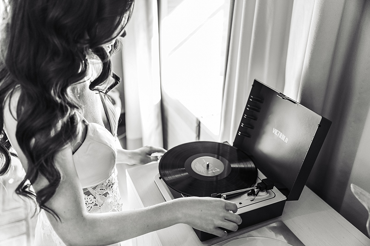 St Louis 21c Museum Hotel Wedding Photo