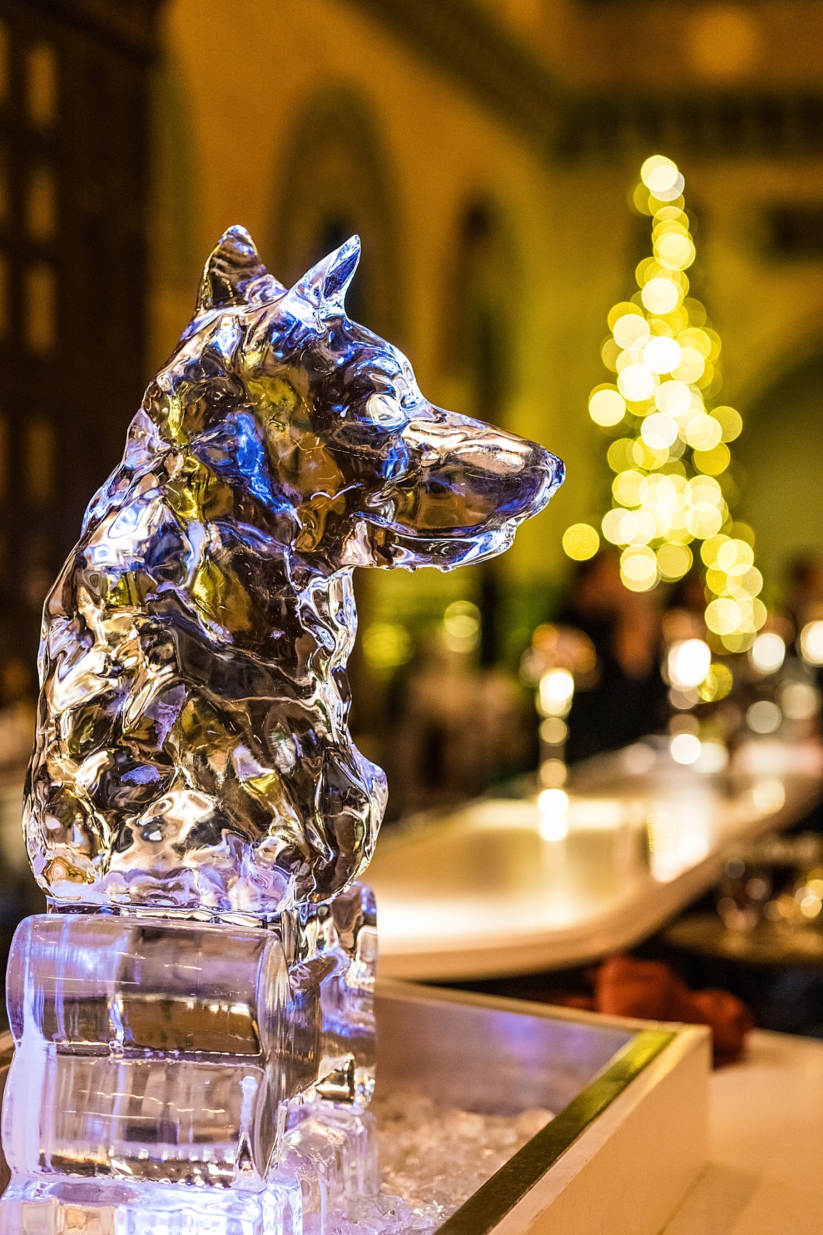 dog ice sculpture in beautiful St. Louis Union Station wedding photo