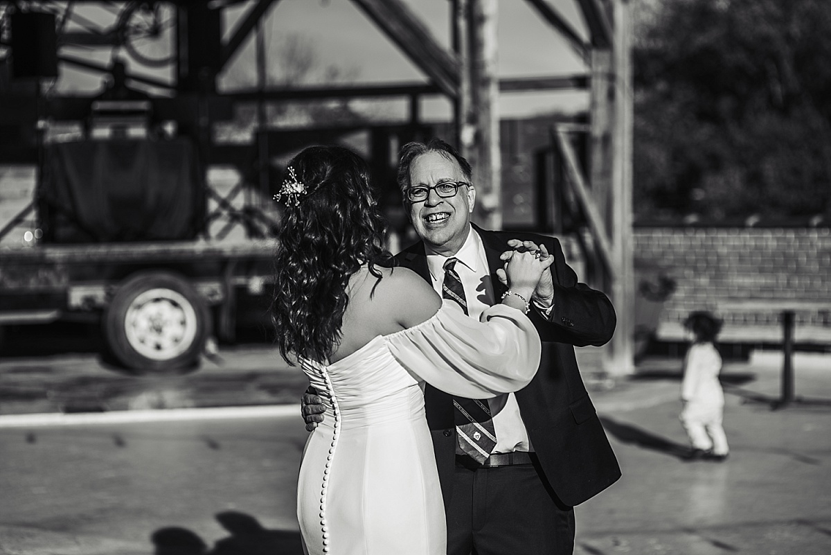 st louis wedding photo at jefferson underground