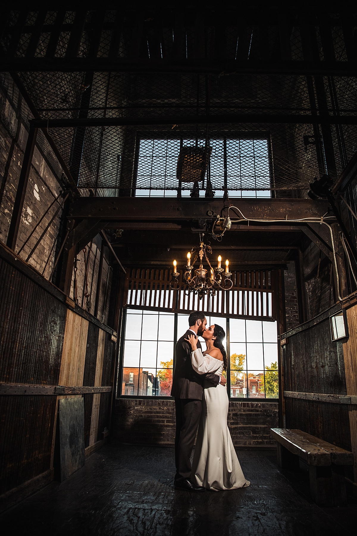 st louis wedding photo at jefferson underground